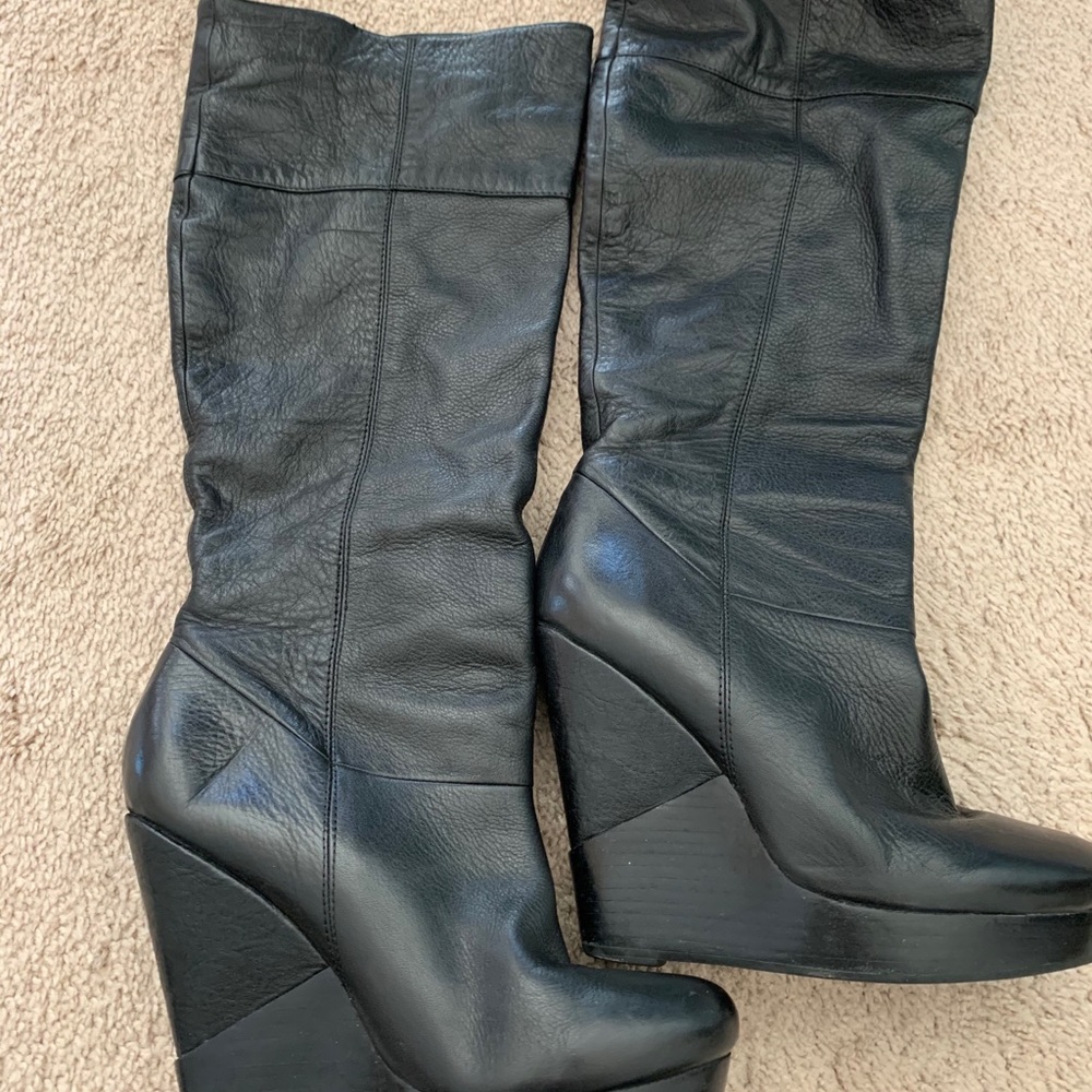Aldo Wedge boot size 8